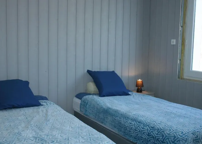 Maison Spacieuse A 400m De La - Fr-1-22-222 *